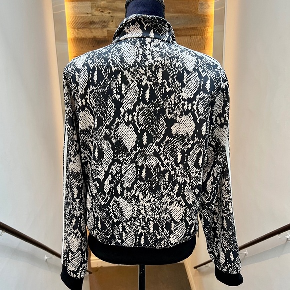 🌸 Adidas Python Allover Print Track Women's Top - Picture 5 of 7